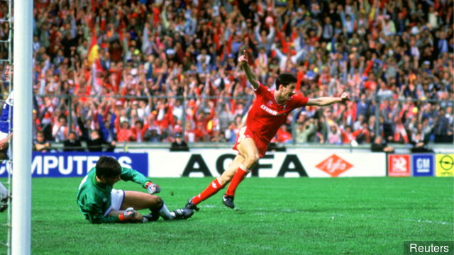 Ian Rush scores against Everton in the 1986 FA Cup Final