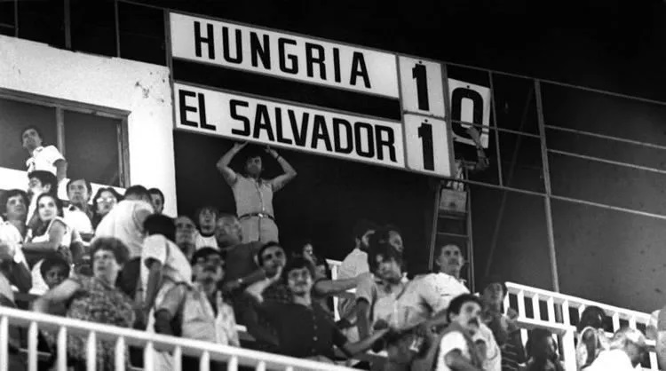 Hungary v El Salvador